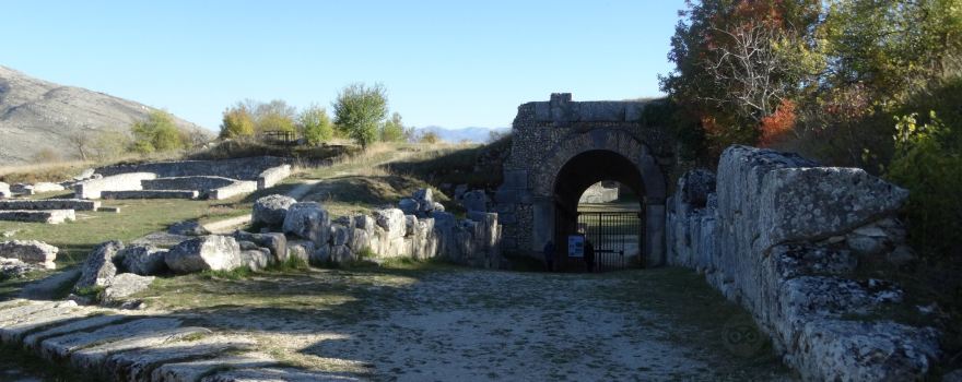 Amphitheater Alba Fucens