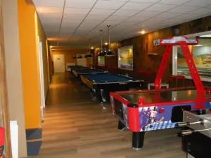 All In Family Fun Center - Bowling Center Fuussekaul Sarl