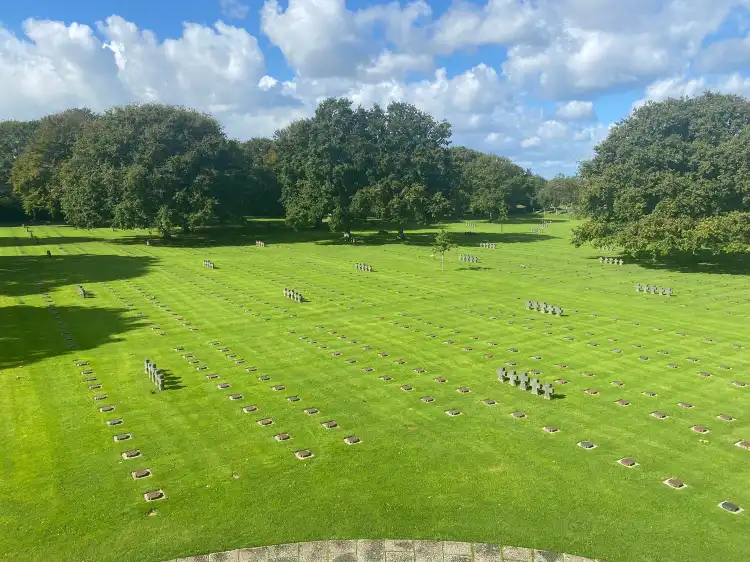 Hotels near La Cambe German War Cemetery