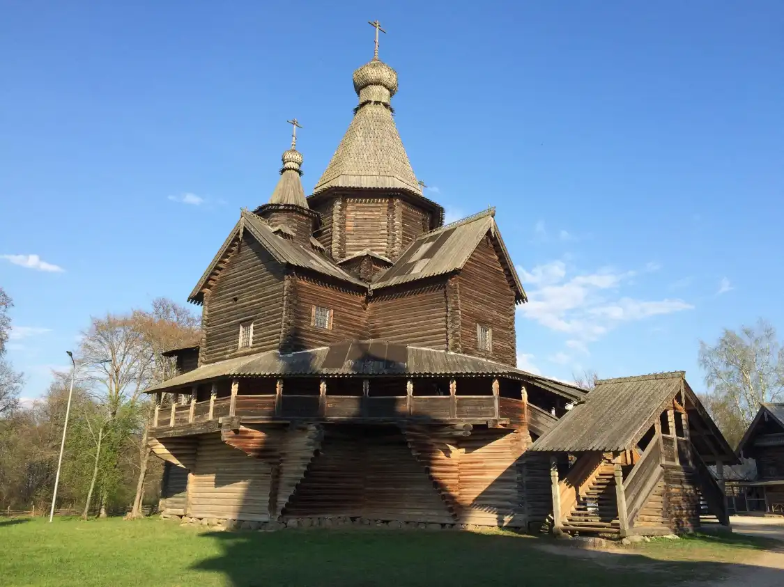 Hotels near Vitoslavlitsy Museum