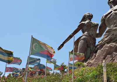 Monumento al Renacimiento Africano