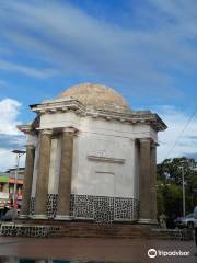 Thomas Parr Monument