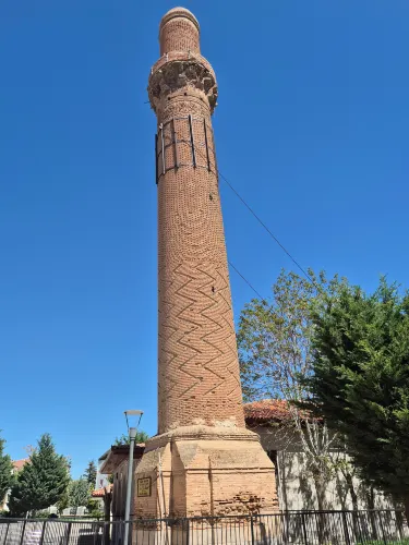 Egri Minare (Kizil Minare)
