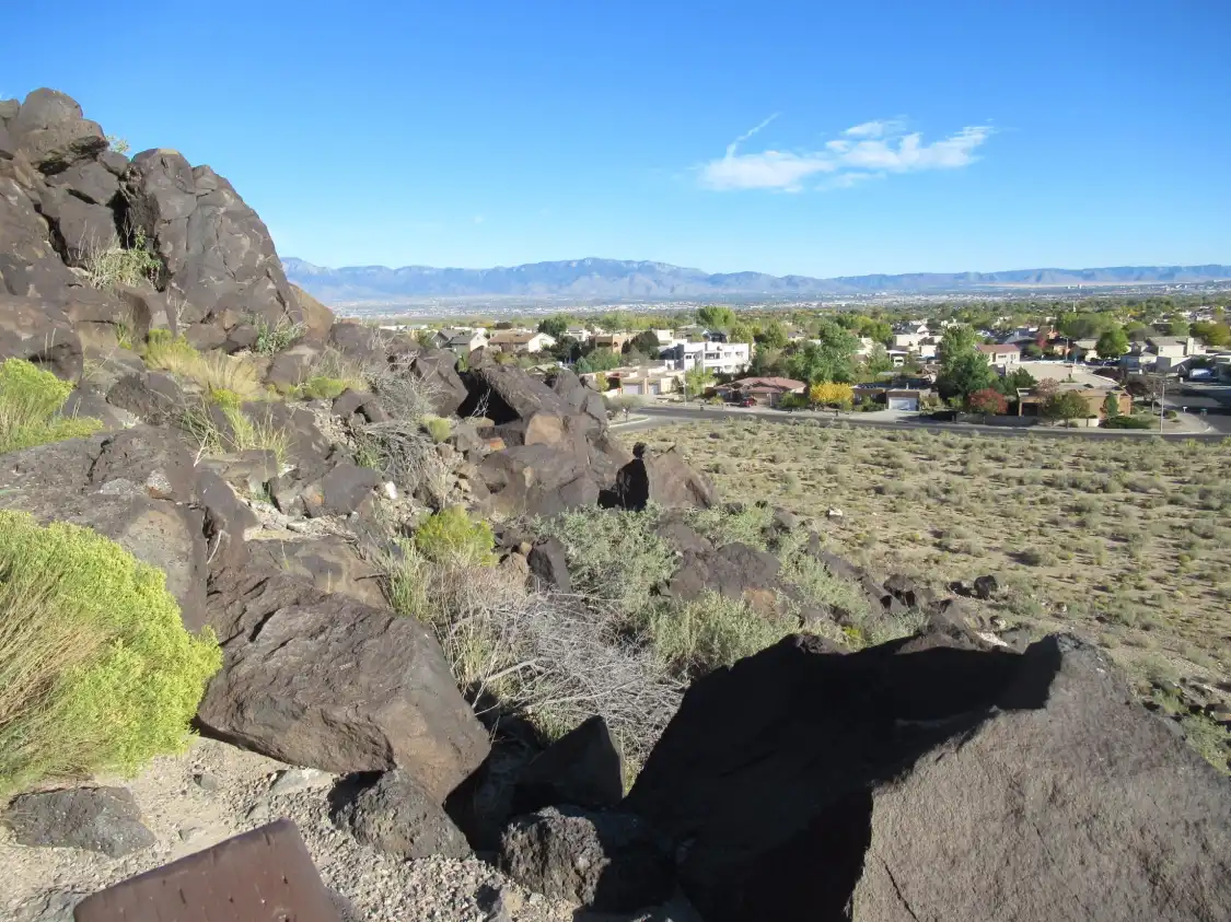 Hotels near Petroglyph National Monument