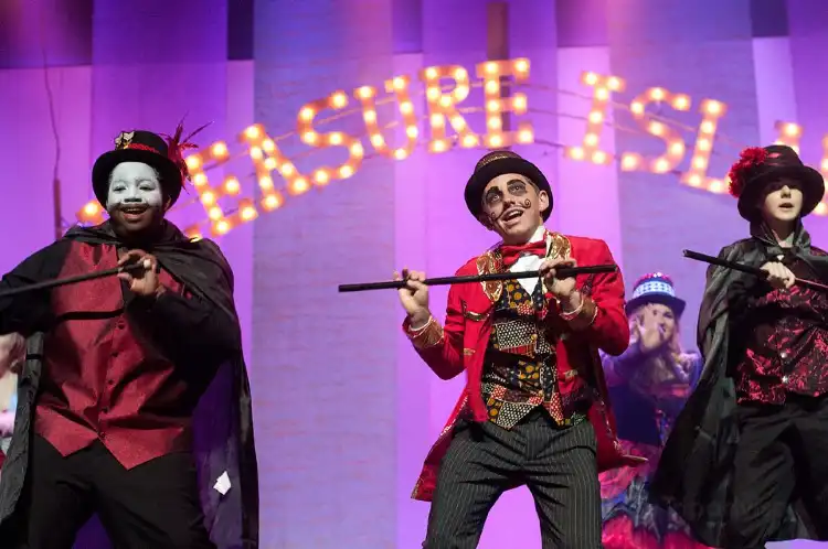 Hotels in Rainbow City