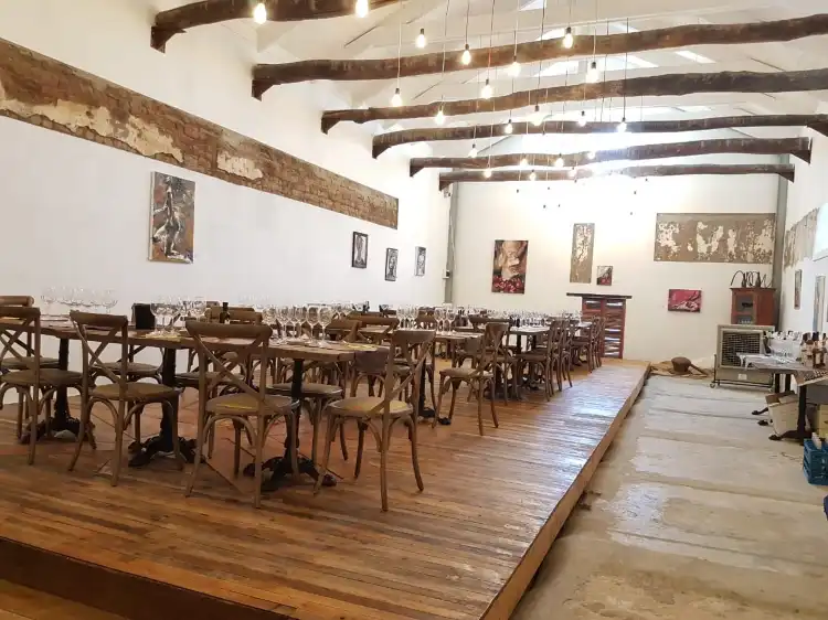 Hotels near The Hollow Tree