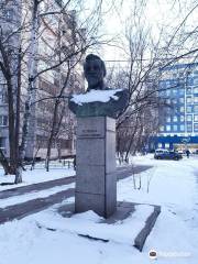 Petrovskiy Statue