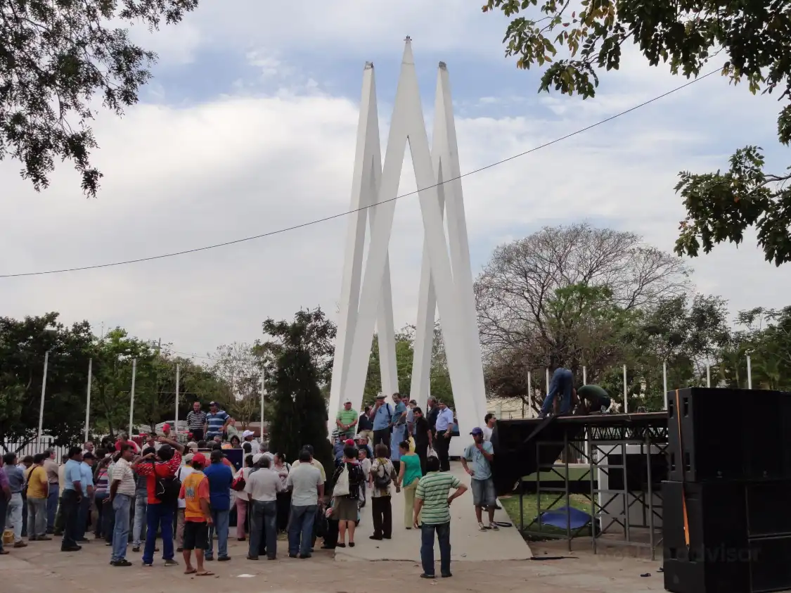 Hotels near Plaza de las Americas