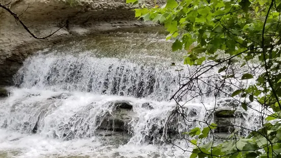 Chalk Ridge Falls Park