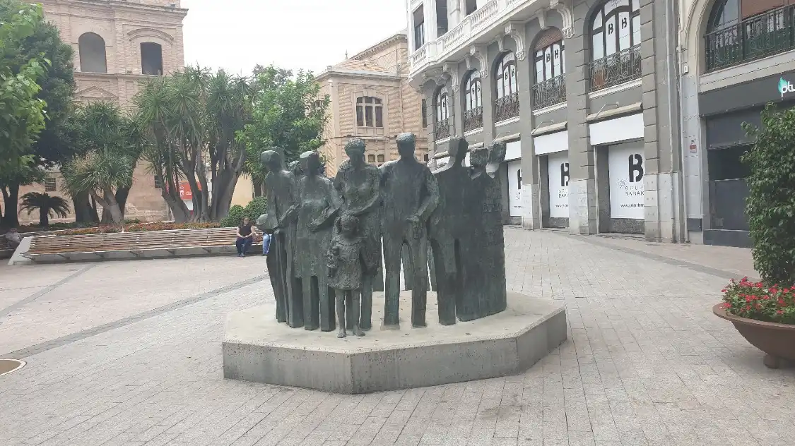 Hotels near Homenaje a Los Derechos Humanos