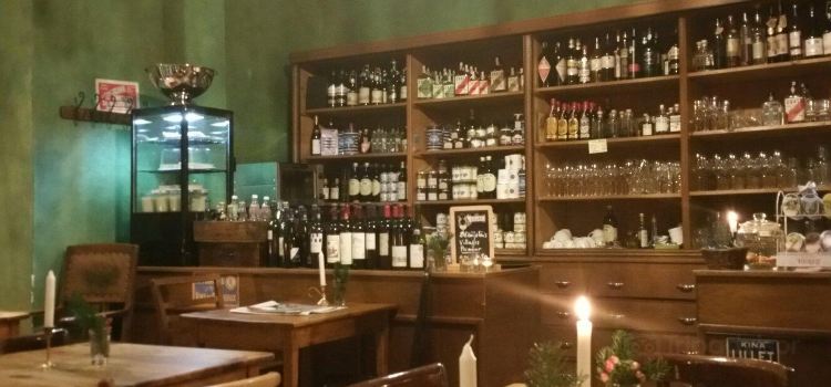 Weinberg, Weinhandlung und Weinbar