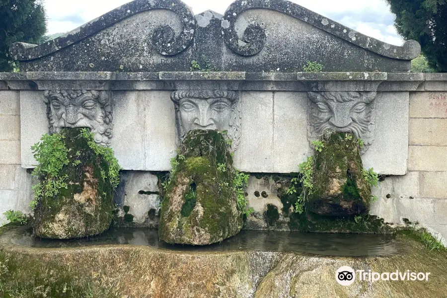 Fontaine aux Trois Masques