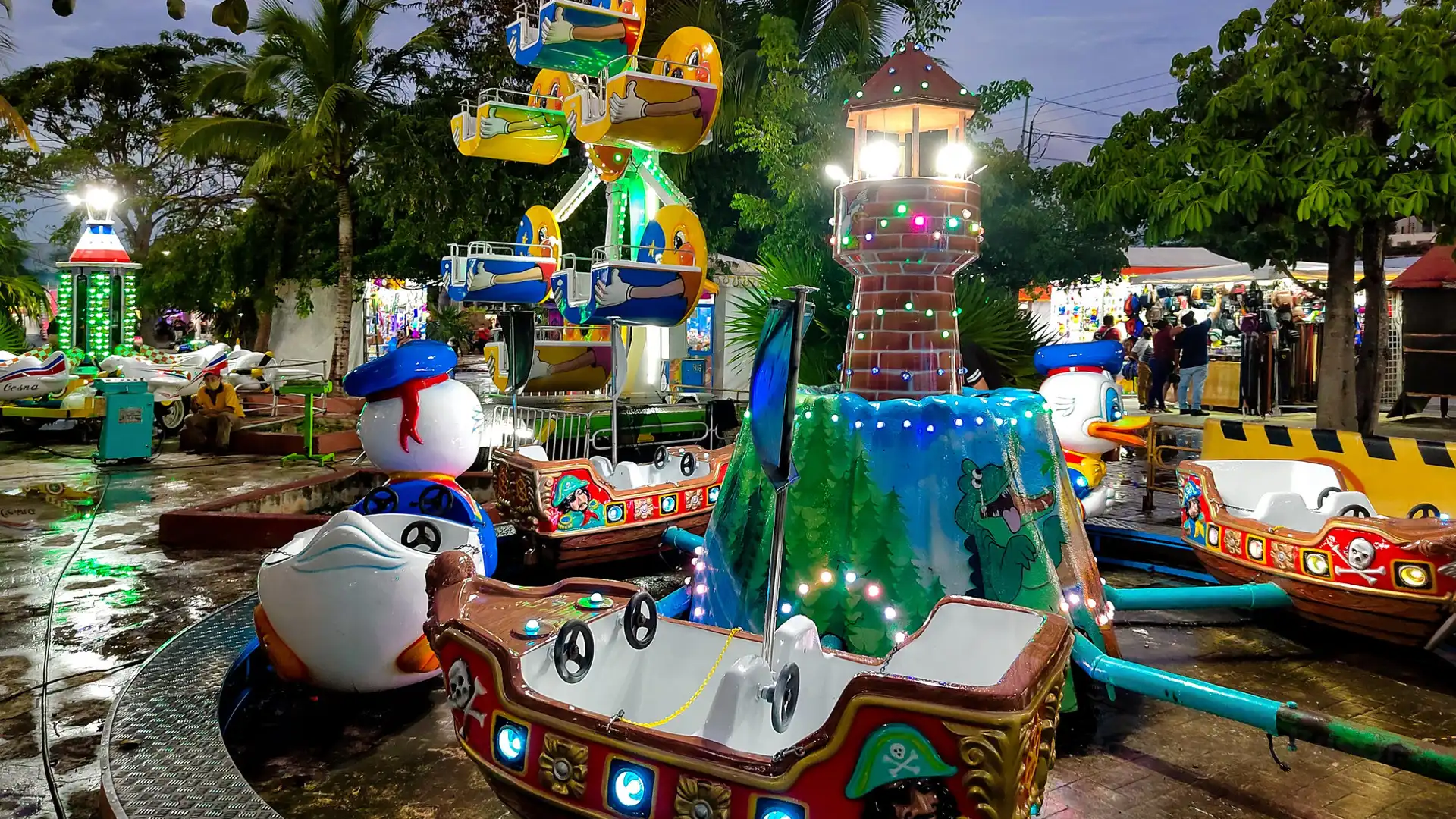 Hotels near Parque de las Palapas