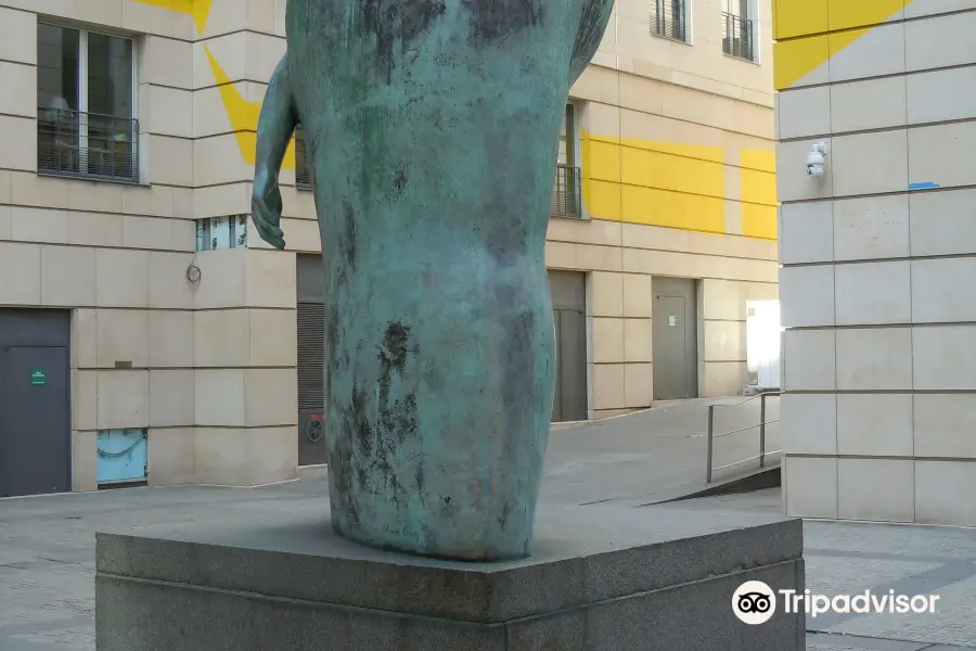 Statue Le Baiser Promenade