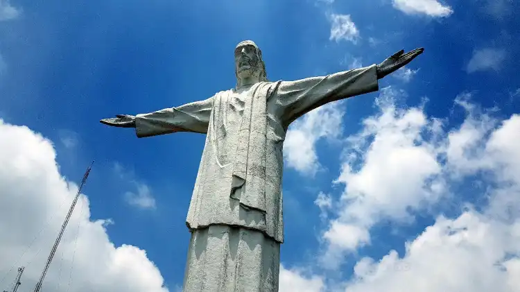 Hotels near Cristo Rey