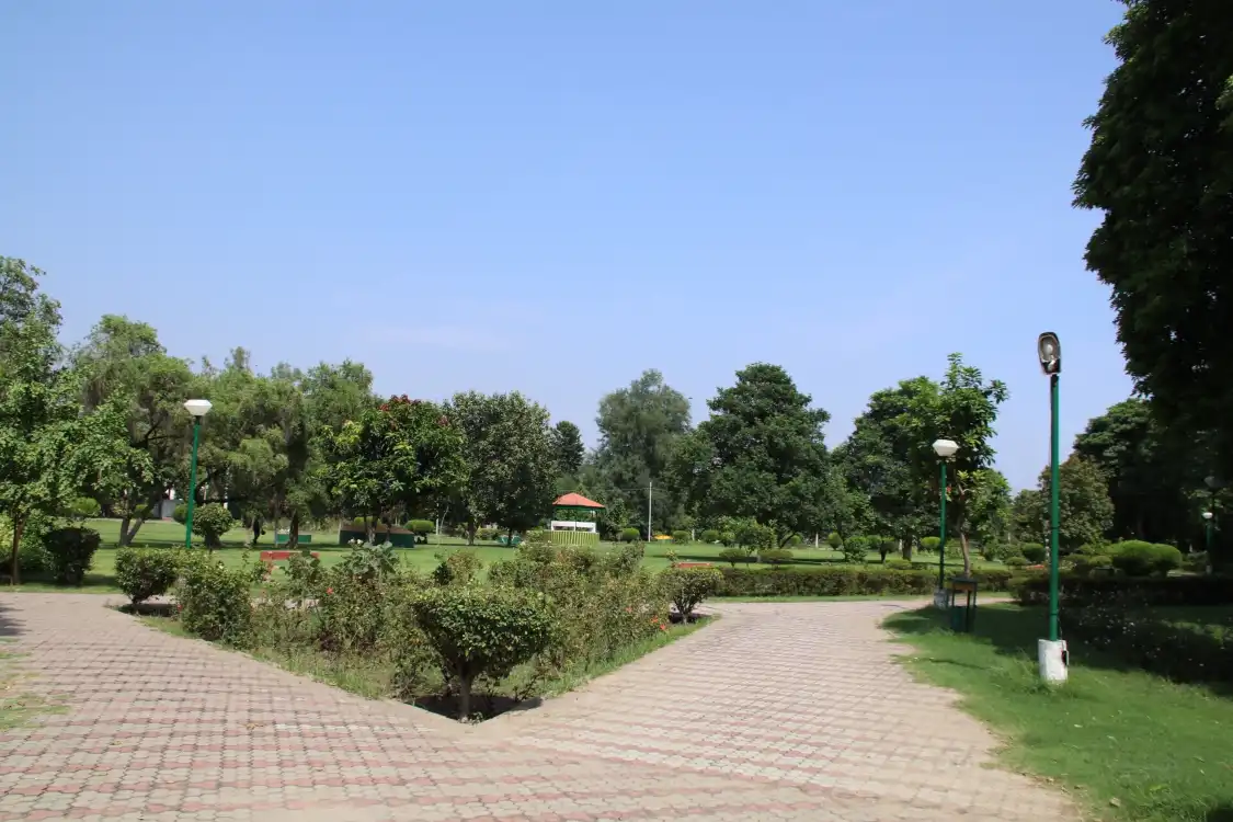 Các khách sạn gần Nehru Rose Garden