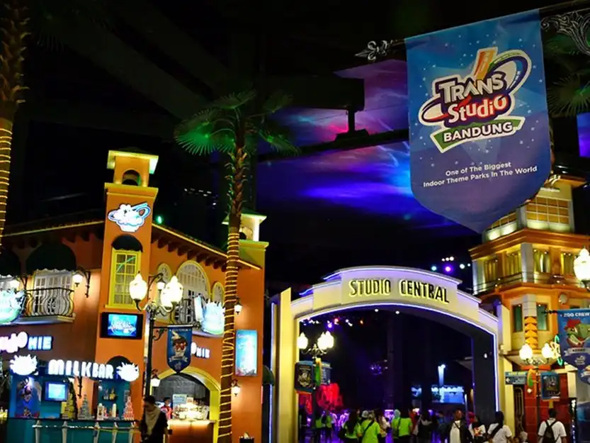 Hotels near Trans Studio Mall