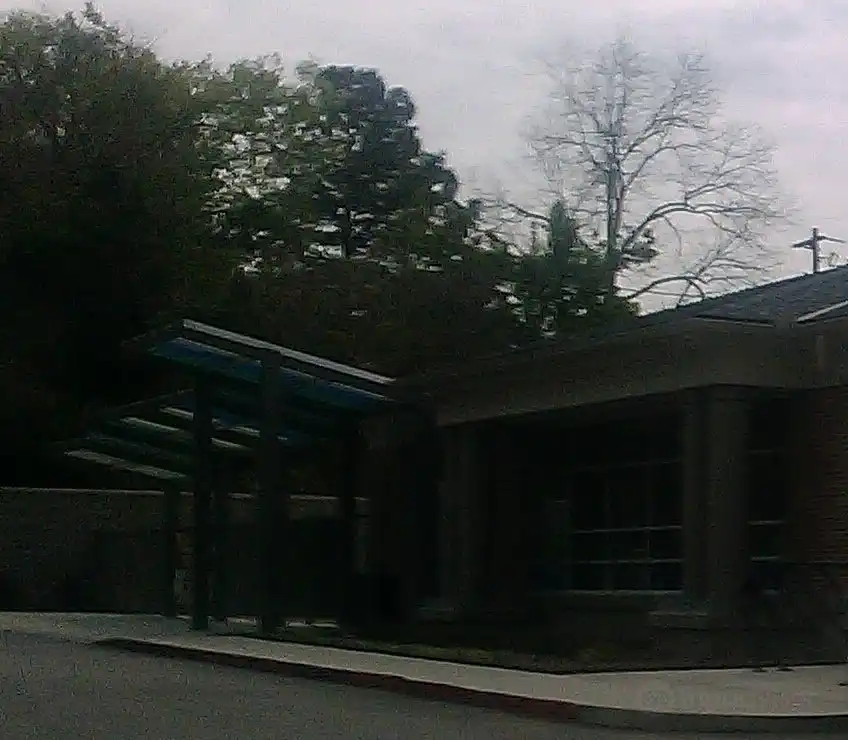 Hotels near Richland Library North Main