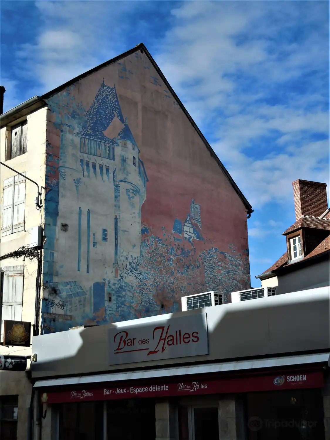 Hotels near Fresque Palais Ducal – La Tour du Croux