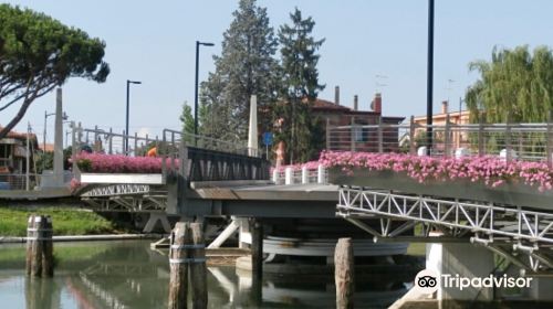 Ponte Monumento ai Marinai Caduti