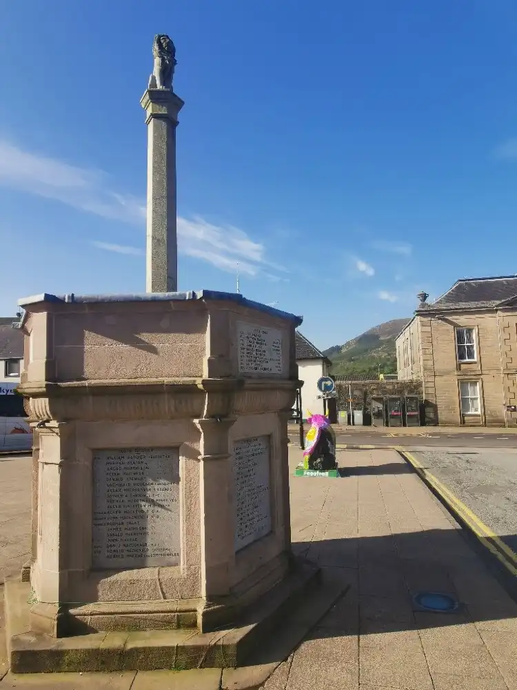 Hotels near Somerled Square War Memorial