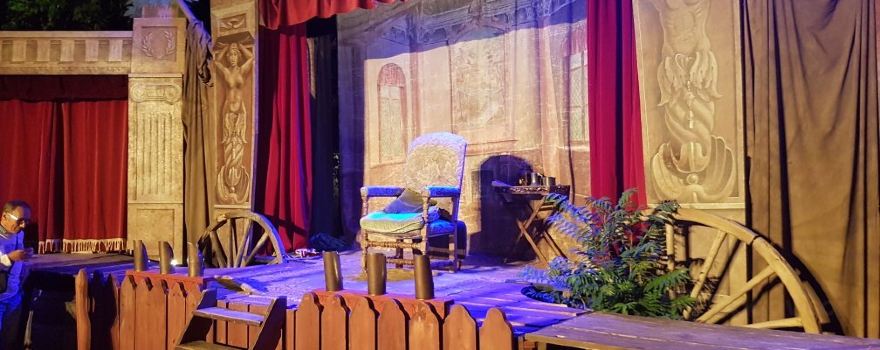 The illustrious theater Pézenas