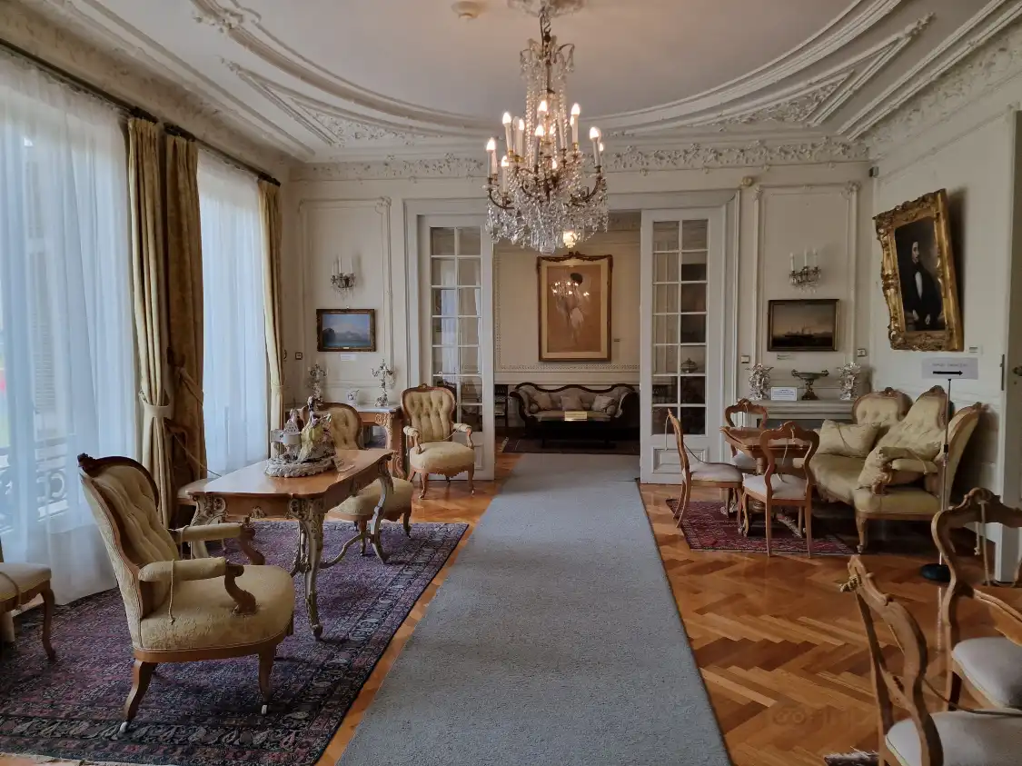 Hotels near Athens City Museum