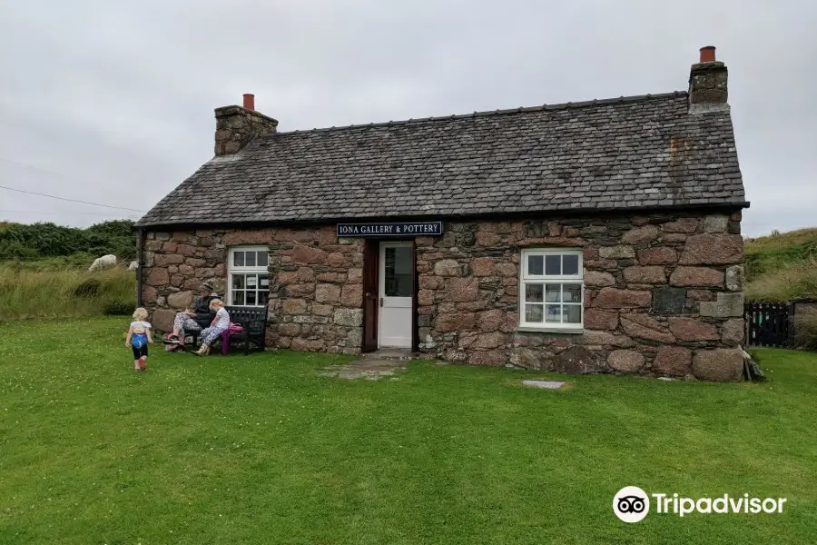 Iona Gallery and Pottery