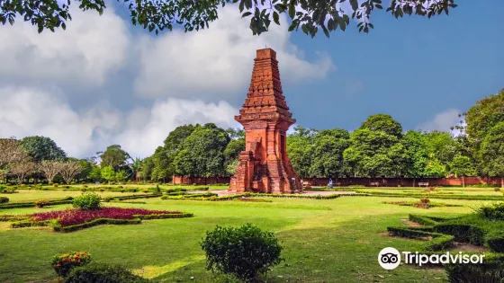 Candi Bajangratu