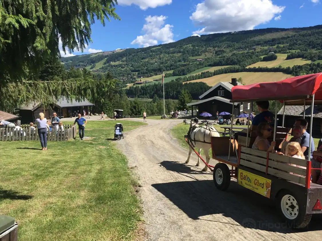 Hotels near Kid's farm Hunderfossen