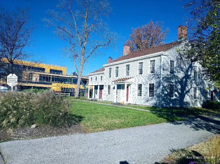 Hotels near Dunham Tavern Museum & Gardens