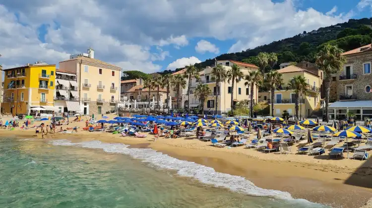 Hotels near Spiaggia di Punta dell’Inferno