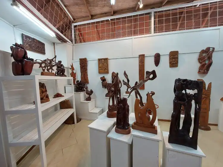 Hotels near Eudovic's Art Studio