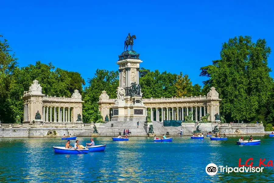 Great Pond of El Retiro