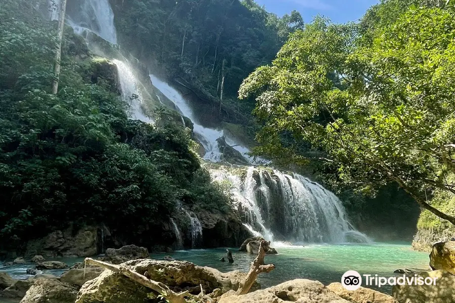 Lapopu Waterfall