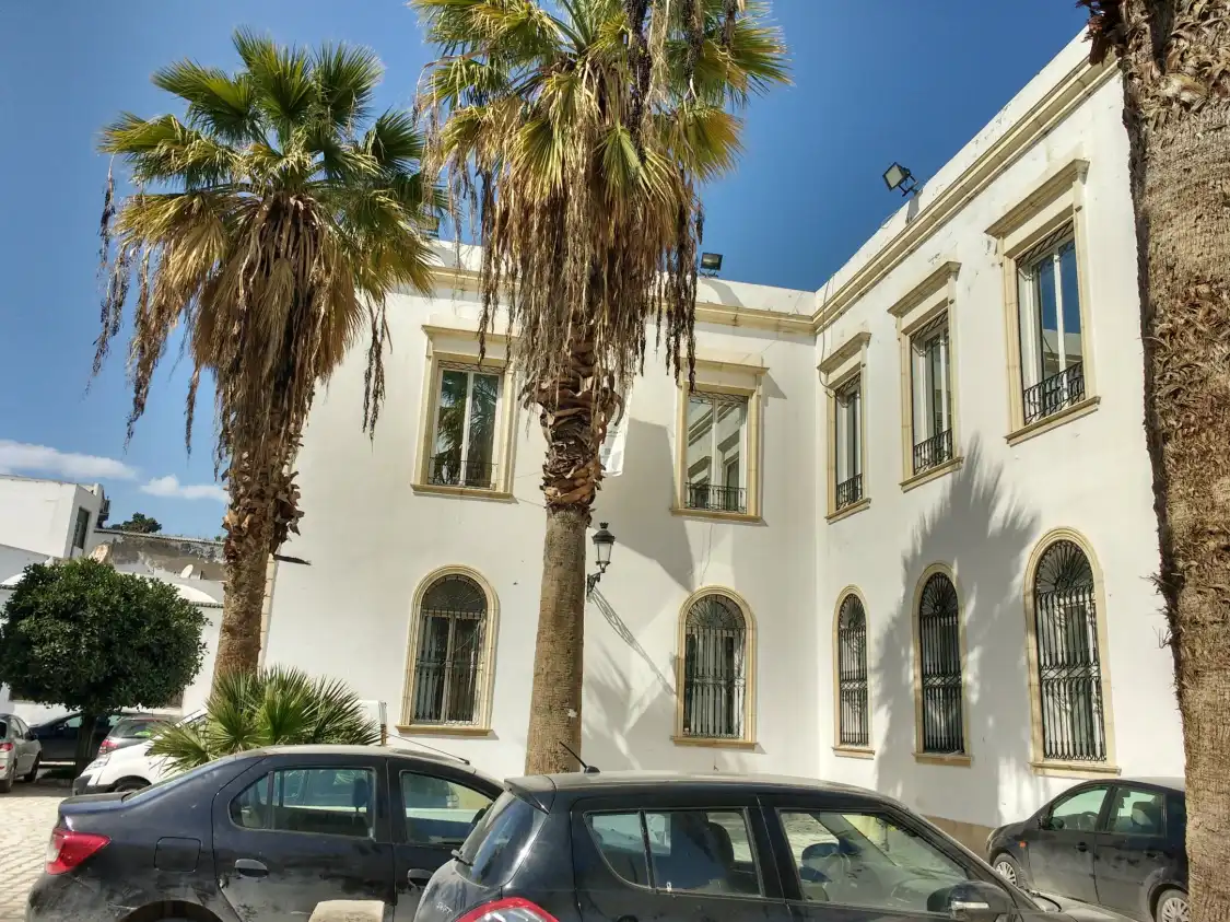 Hotels near Kheirddine palace
