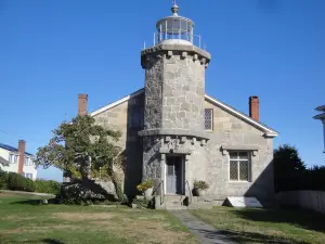 The Stonington Lighthouse Museum