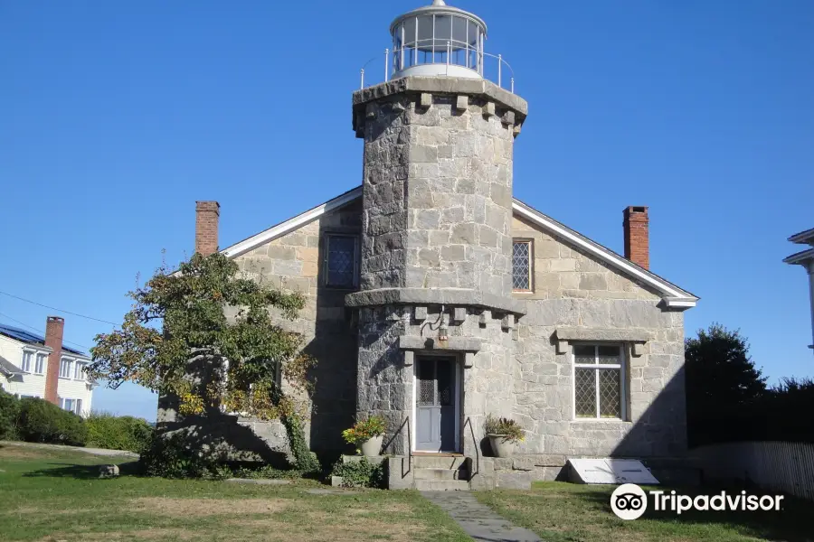 The Stonington Lighthouse Museum