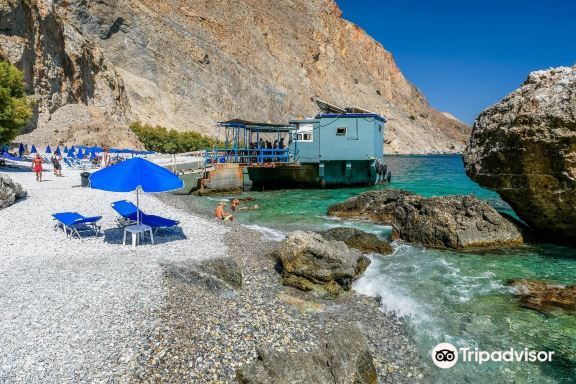 Glyka Nera beach