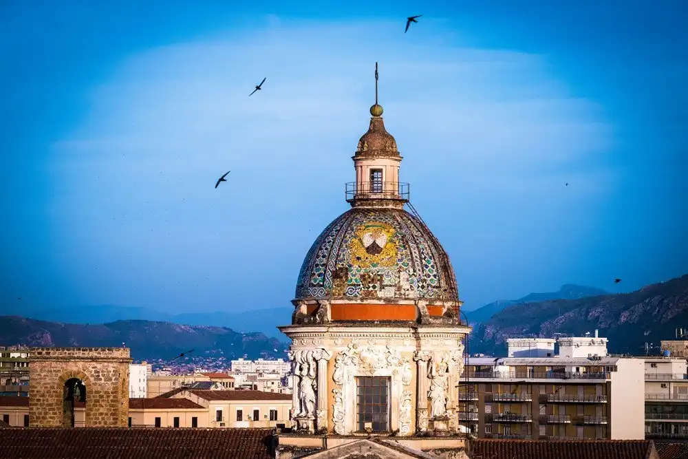 Hotel in zona Chiesa del Carmine Maggiore