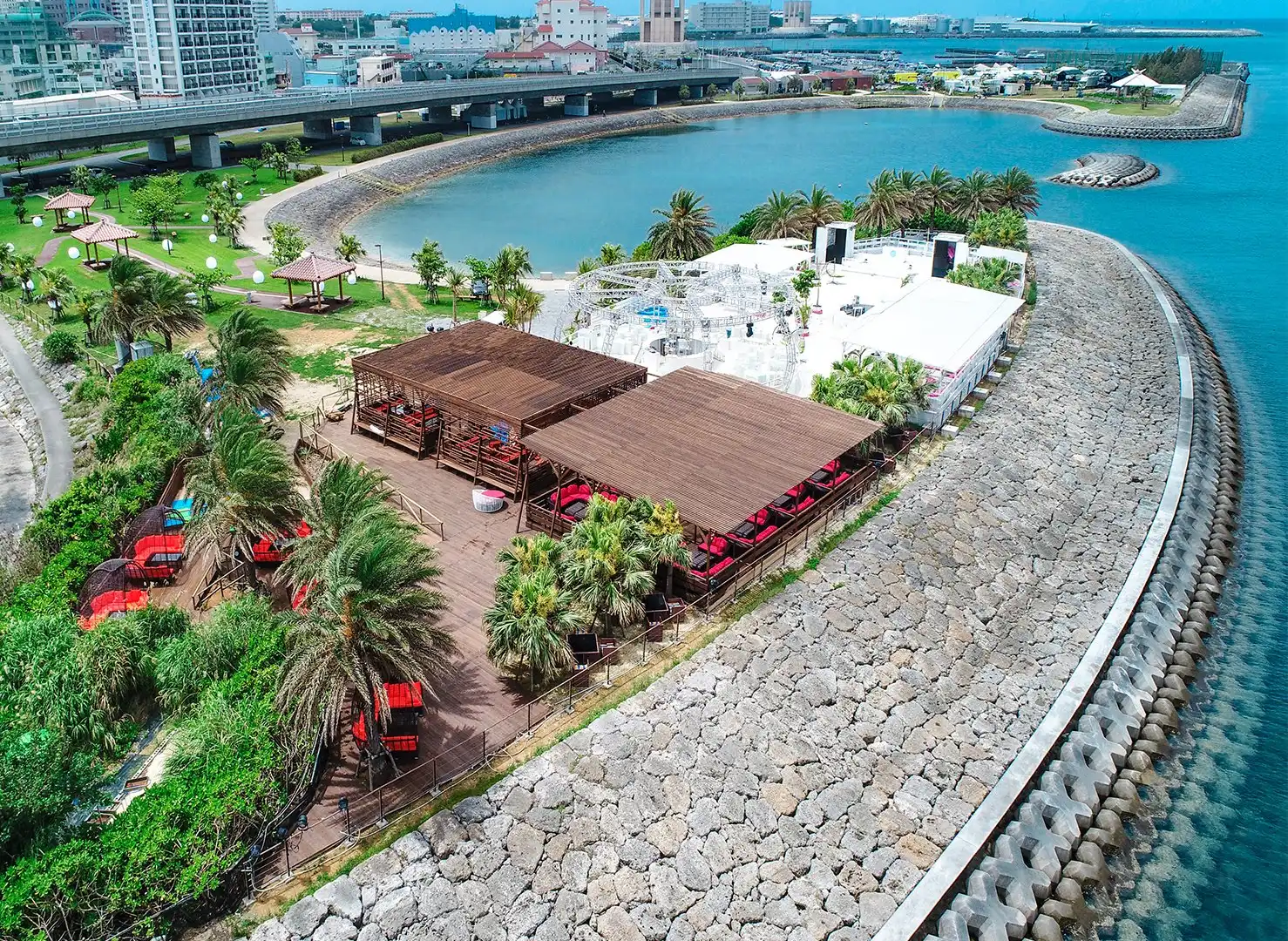 Cozy Beach Club附近的飯店