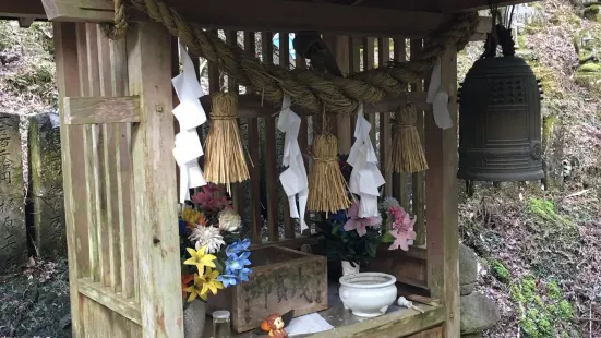 岩屋神社