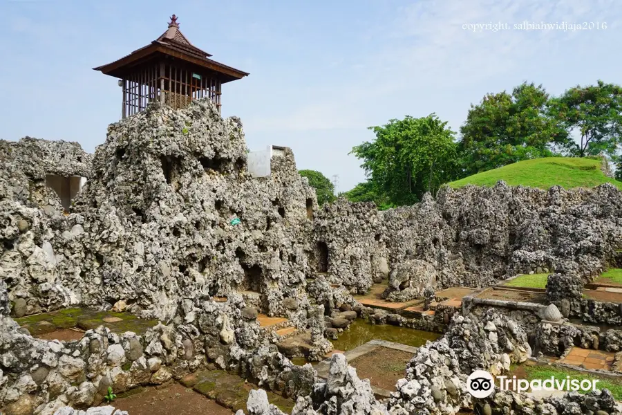 Sunyaragi Cave Park