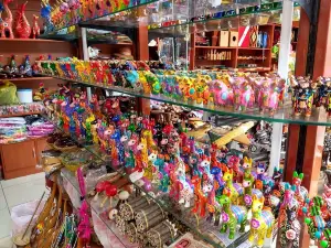 Miraflores Indian Market
