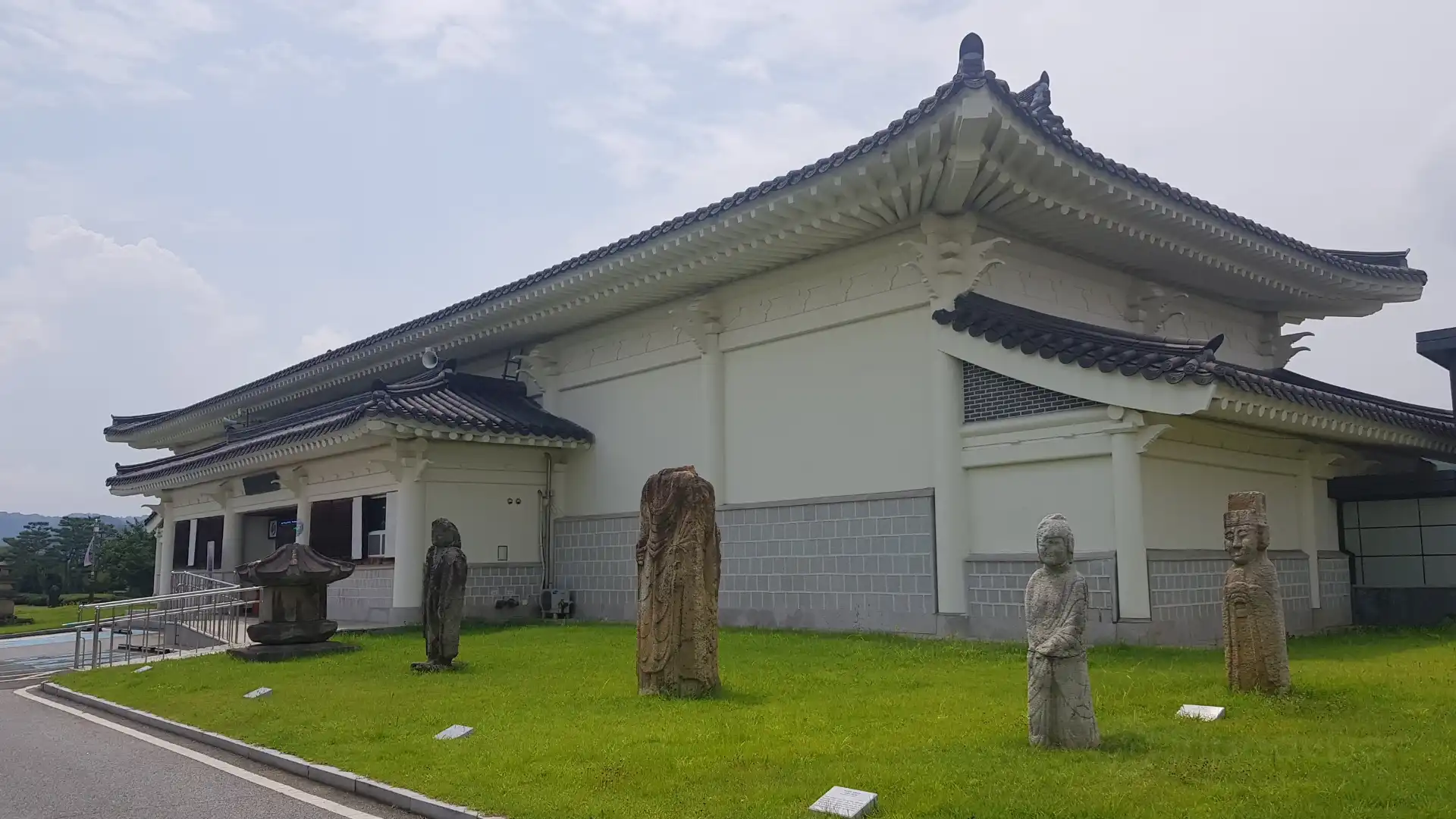 Hotels near Chungju Museum