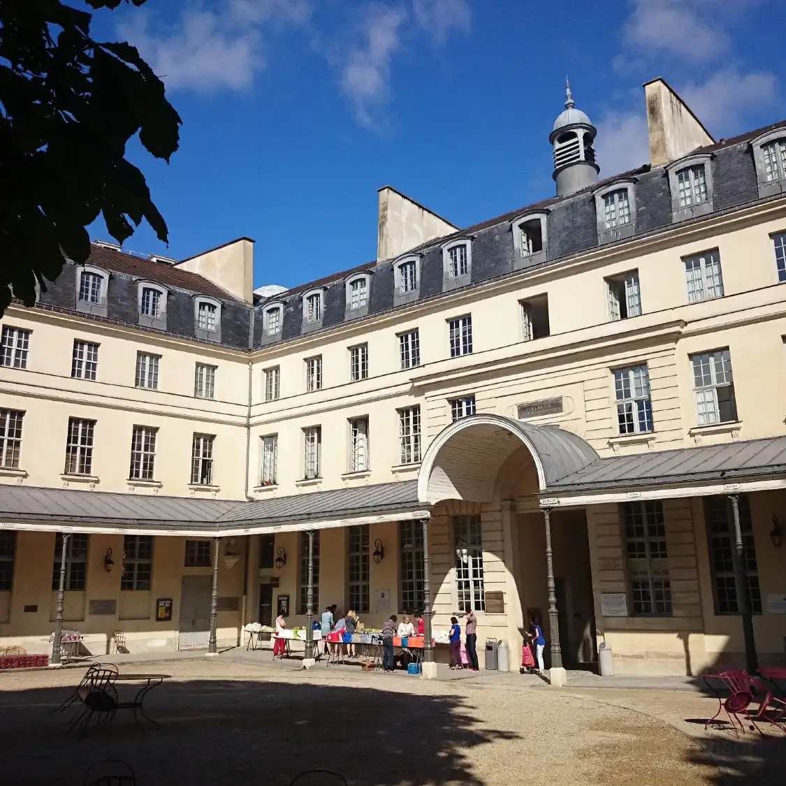 Hotels near Irish Cultural Centre