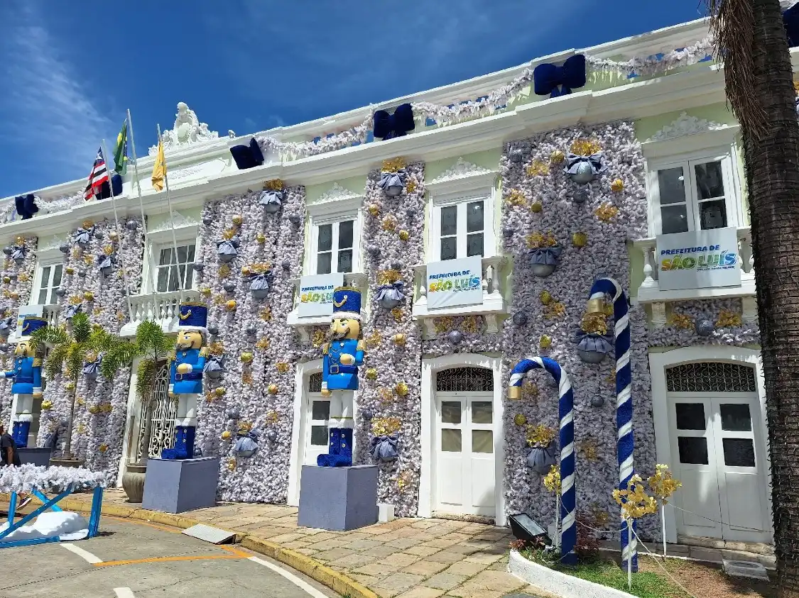 Hotels near Palacio La Ravardiere