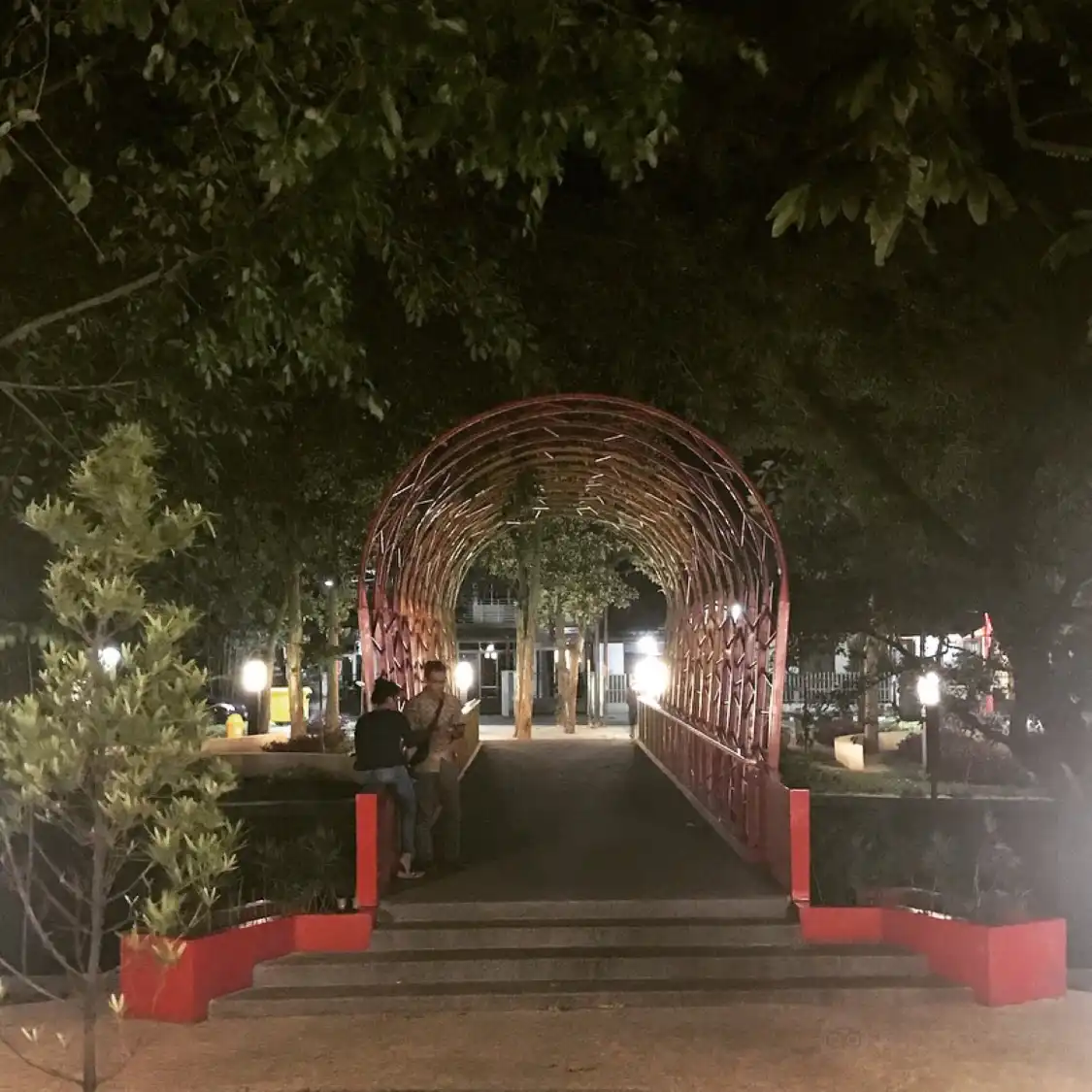 Hotels near Regol Park