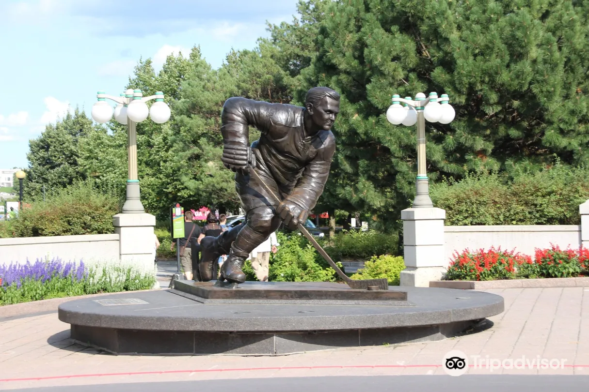 4_Maurice Richard Monument
