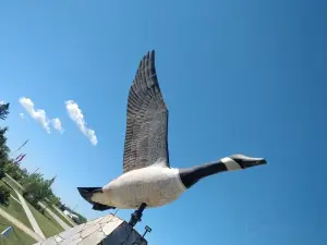 Lundar Giant Goose Statue